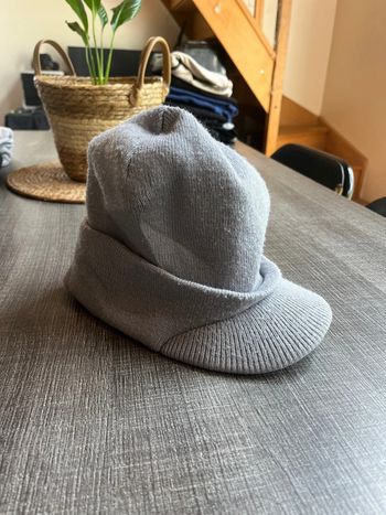 Casquette chaude gris, clair
