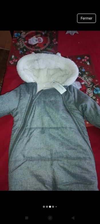 Très belle combinaison bébé neuf v11