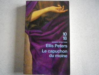 LE CAPUCHON DU MOINE