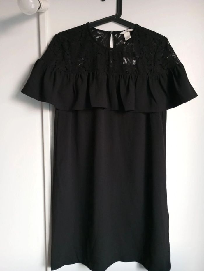 Robe d'été noir avec dentelle H&M Taille 36 Neuf avec étiquette - photo numéro 2