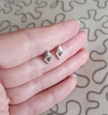 Boucles d'oreilles neuves double triangles argentées