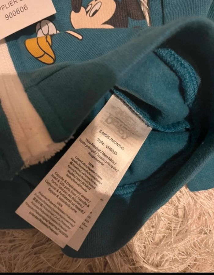 Sweat Mickey capuche à oreilles neuf avec étiquette 6 mois - photo numéro 3