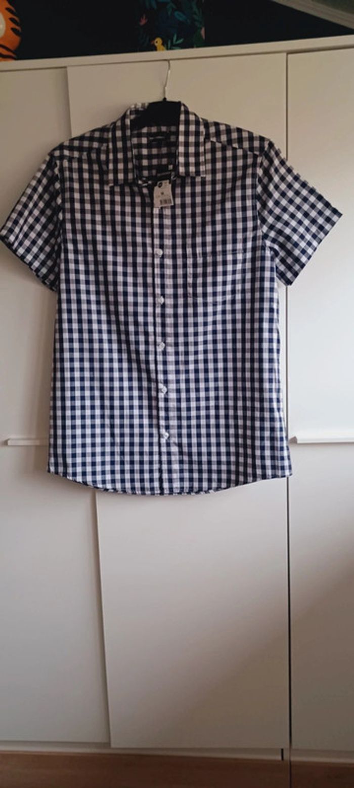 Chemise homme à carreaux manches courtes, bleu marine et blanche, taille M, neuve avec étiquette 🏷. - photo numéro 2
