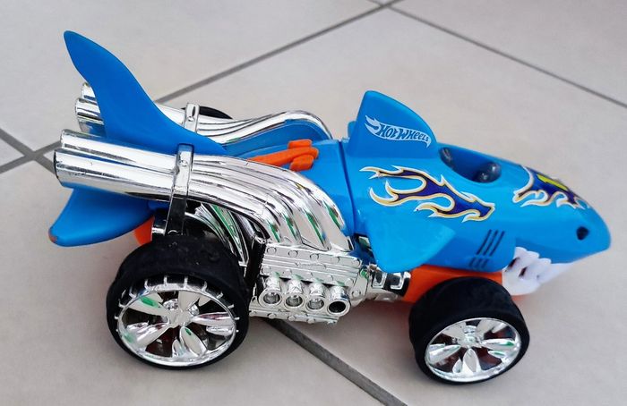requin hot wheels - photo numéro 3
