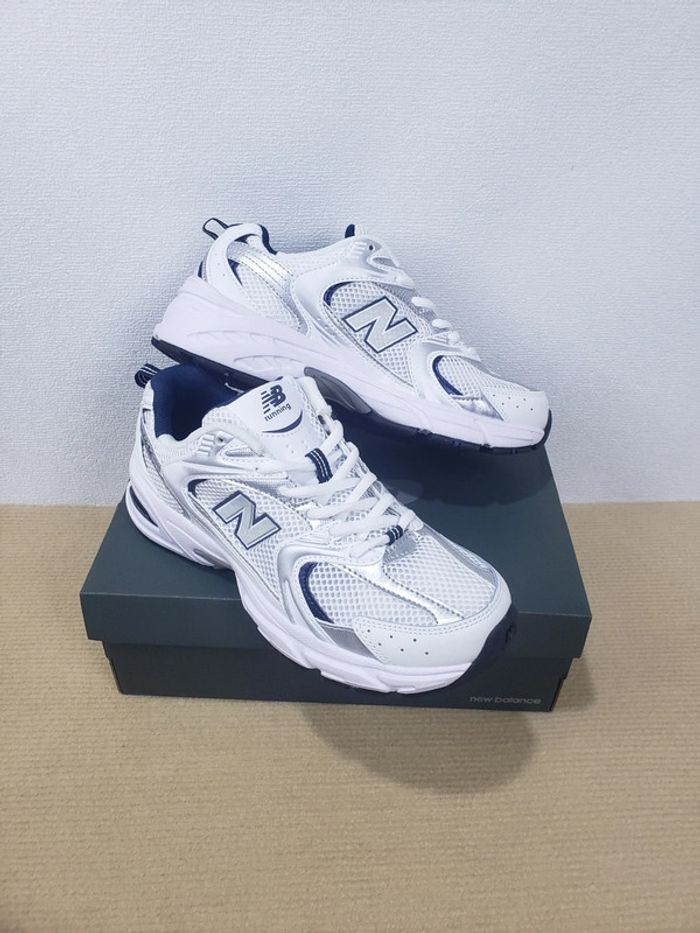 New Balance 530 Pointure 43 - photo numéro 2