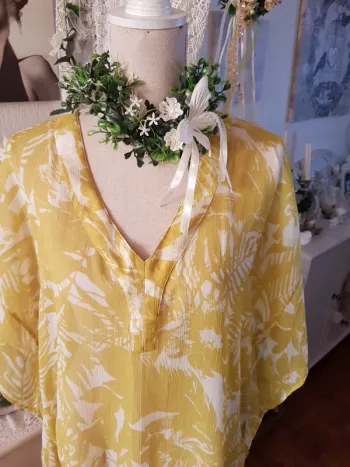 Haut fluide voile jaune moutarde C & A Taille M (taille grand) Neuf