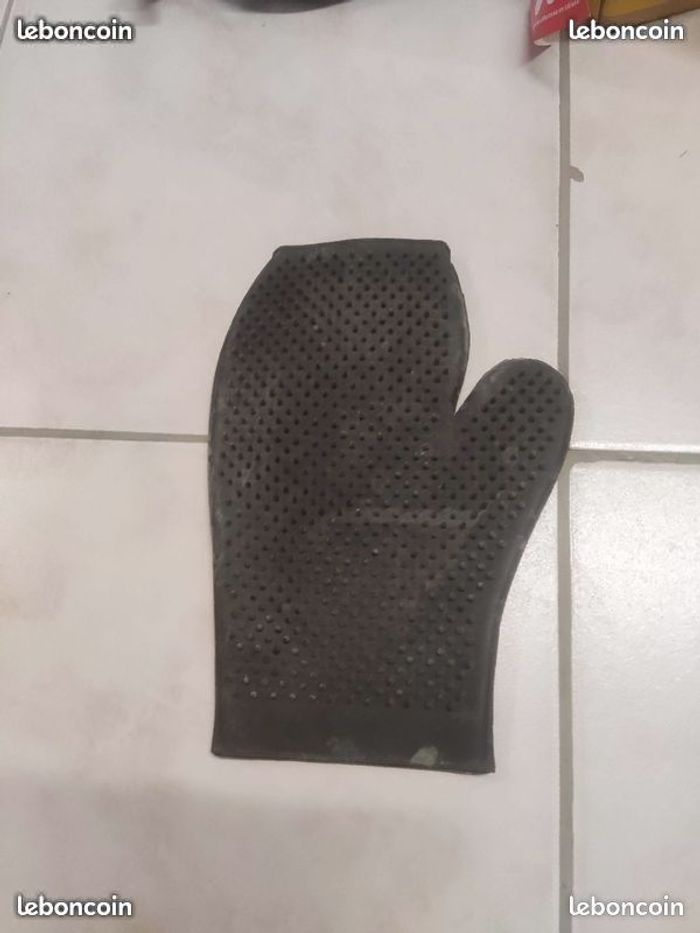 Gant de brossage pour chien ou chat