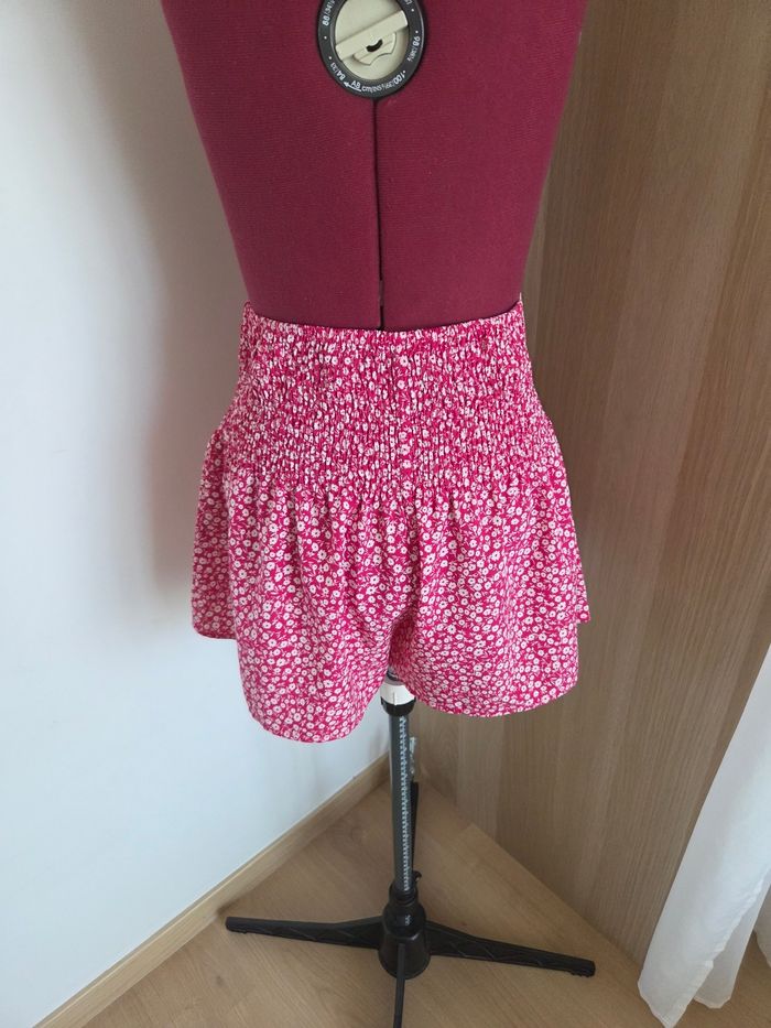 Short fleuri rouge et blanc - taille 38 40 - Shein - photo numéro 3