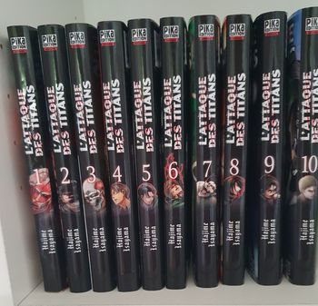 10 premiers tomes ATTAQUE DES TITANS