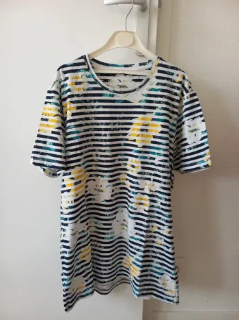Tee-shirt fleuri T.M