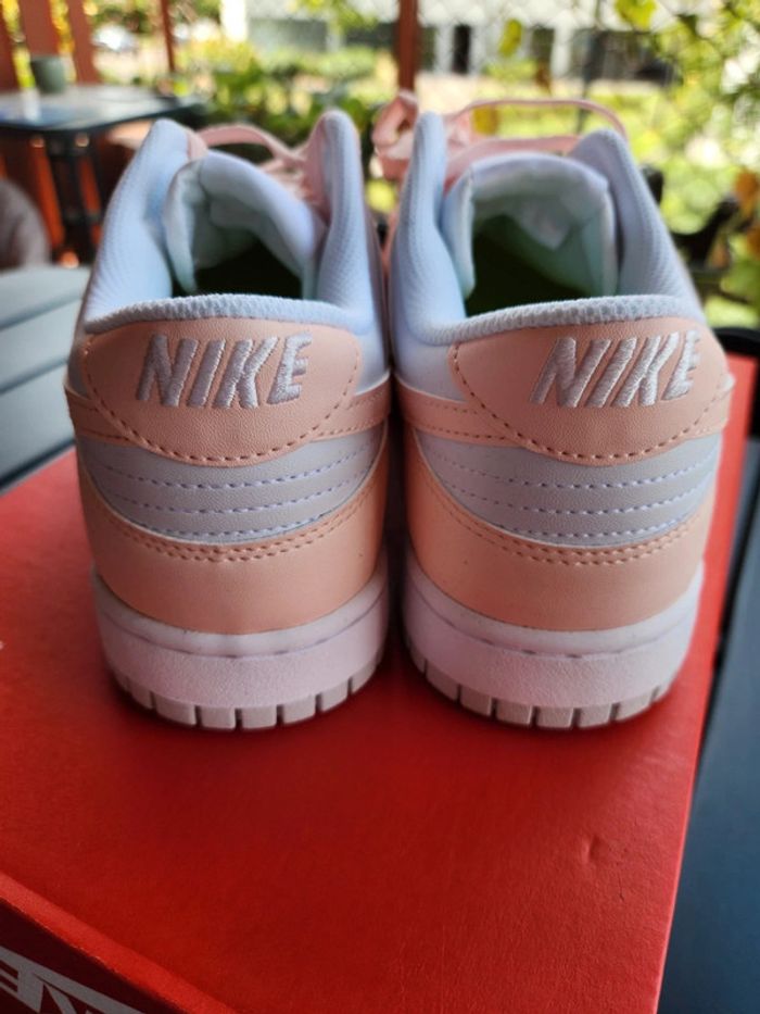 Nike dunk low Taille 43 neuves blanc corail - photo numéro 5