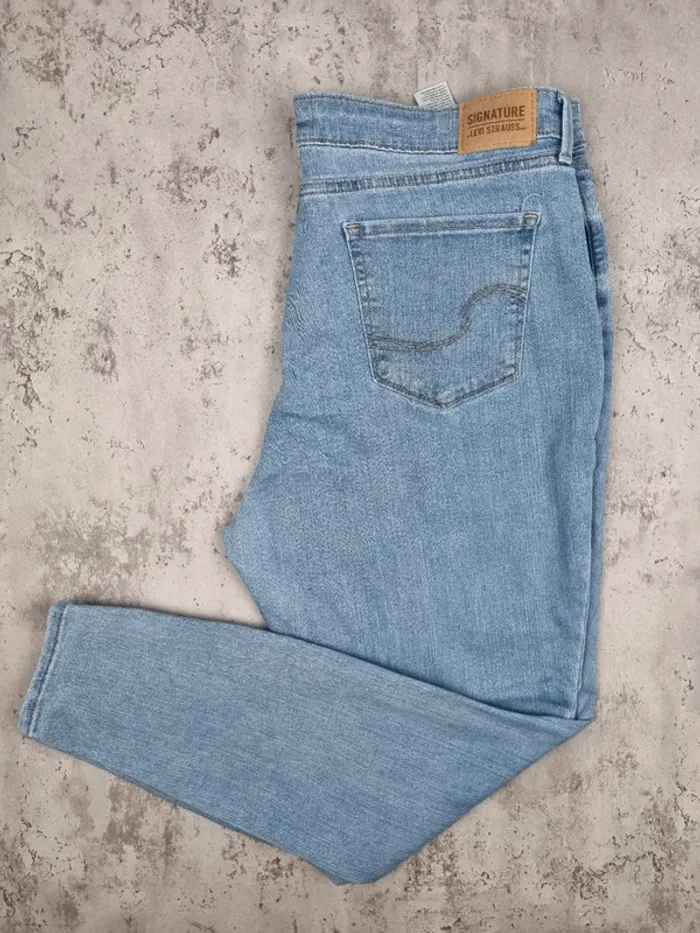 Jean Levi’s Signature Skinny Bleu Ciel – Taille 46 Femme (mesures en photos)