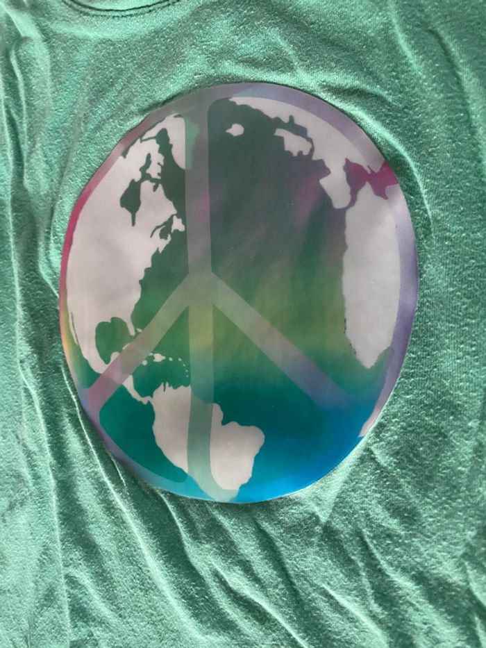 T-shirt vert gap fille 8 ans terre planète paix symbole holographique - photo numéro 4