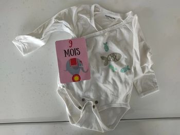 Body manches longues taille 9 mois