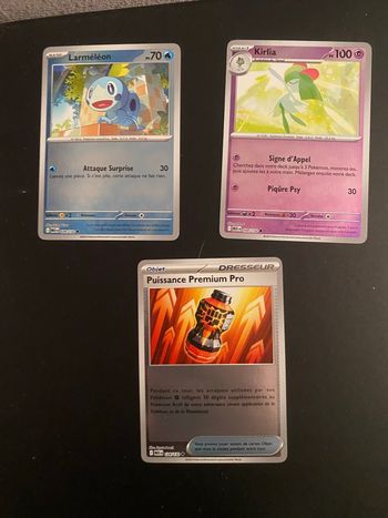 Lot 500 cartes Pokémon dont 100 brillantes 