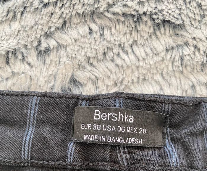 Jean femme Bershka 38 - photo numéro 3