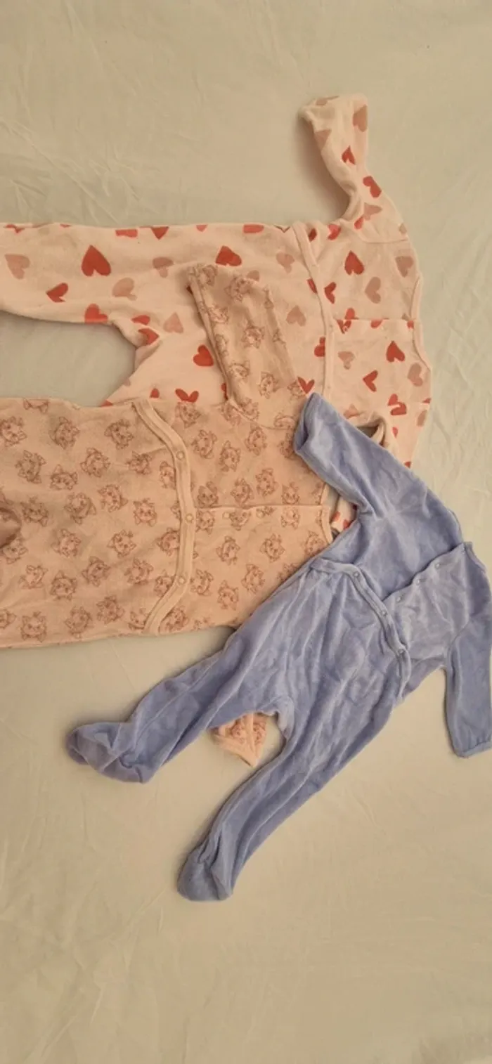 Pyjamas 9 mois - photo numéro 2
