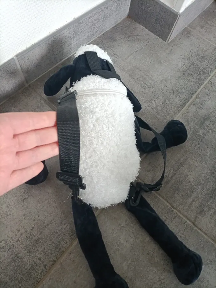 Sac à dos peluche Shawn le mouton - photo numéro 2