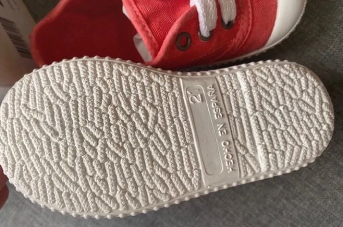 Tennis chaussures Lola Palacios  pointure 21 neuves  Effet délavé - photo numéro 4