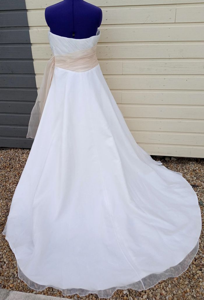 robe de mariée taille 44/46 - photo numéro 2