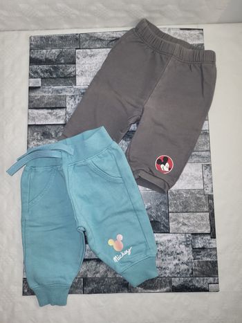 Lot pantalon joggings Mickey 3mois