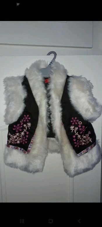 Gilet sans manches fourrure 12 mois