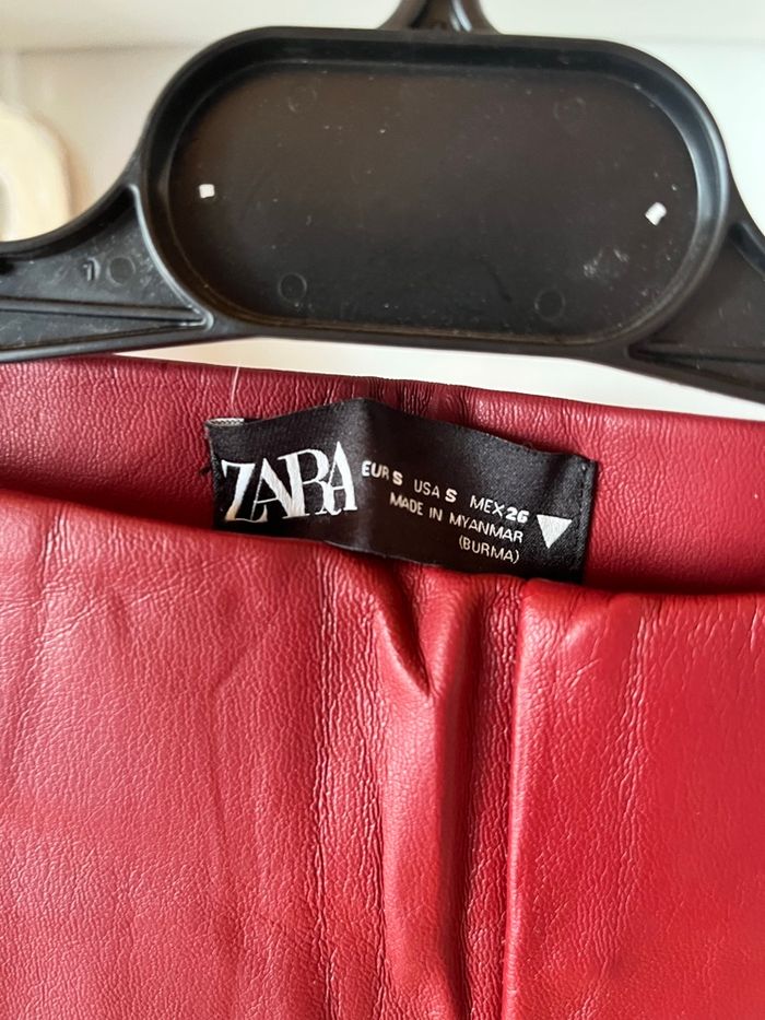 Jegging simili cuir rouge bordeaux Zara T.S TBE 🍷 - photo numéro 2