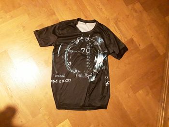t shirt adolescent taille L imprimé