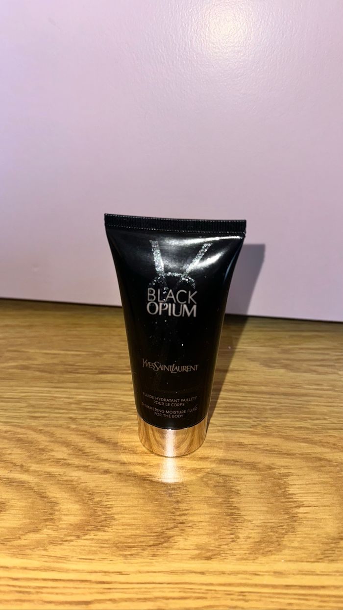 Lot 3 produits Yves Saint Laurent Black Opium - Parfum + crème pour les mains - photo numéro 5