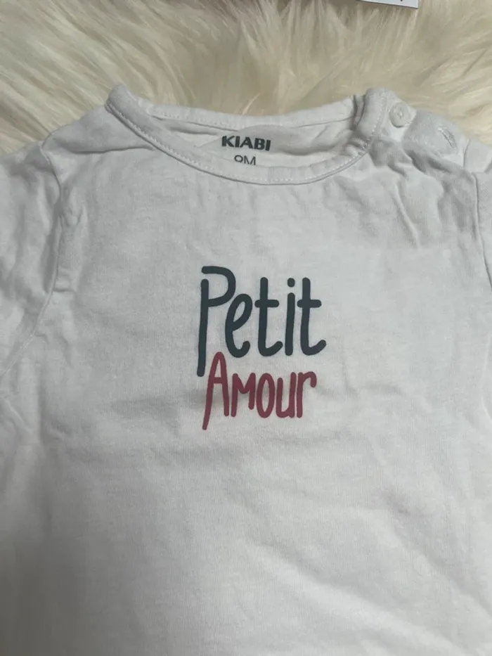 9 mois - t-shirt ML « petit amour » - photo numéro 3