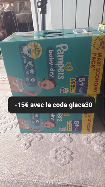 Deux  carton de couche Pampers taille 5 plus