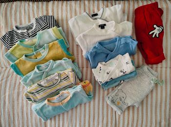 Lot de 14 vêtements - 1 mois