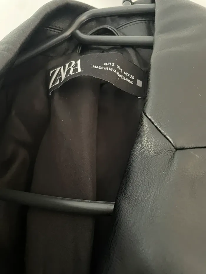 Ensemble tailleur blazer + pantalon ceinturée Zara en similicuir Taille XS/S - photo numéro 11
