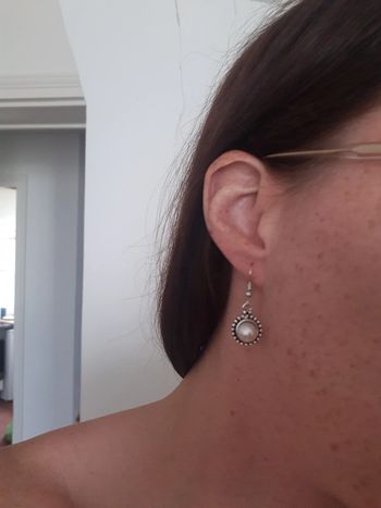 Boucles d'oreilles pendante perle argentée