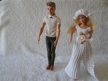 Lot n°6 : Barbie Mariée et sa jolie robe + Ken
