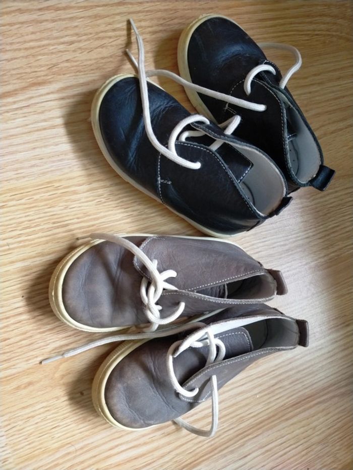 Lot 2 petites de chaussures 21