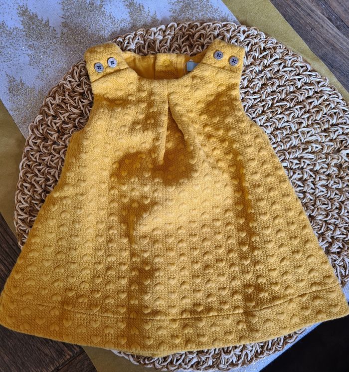 Robe moutarde 3 mois