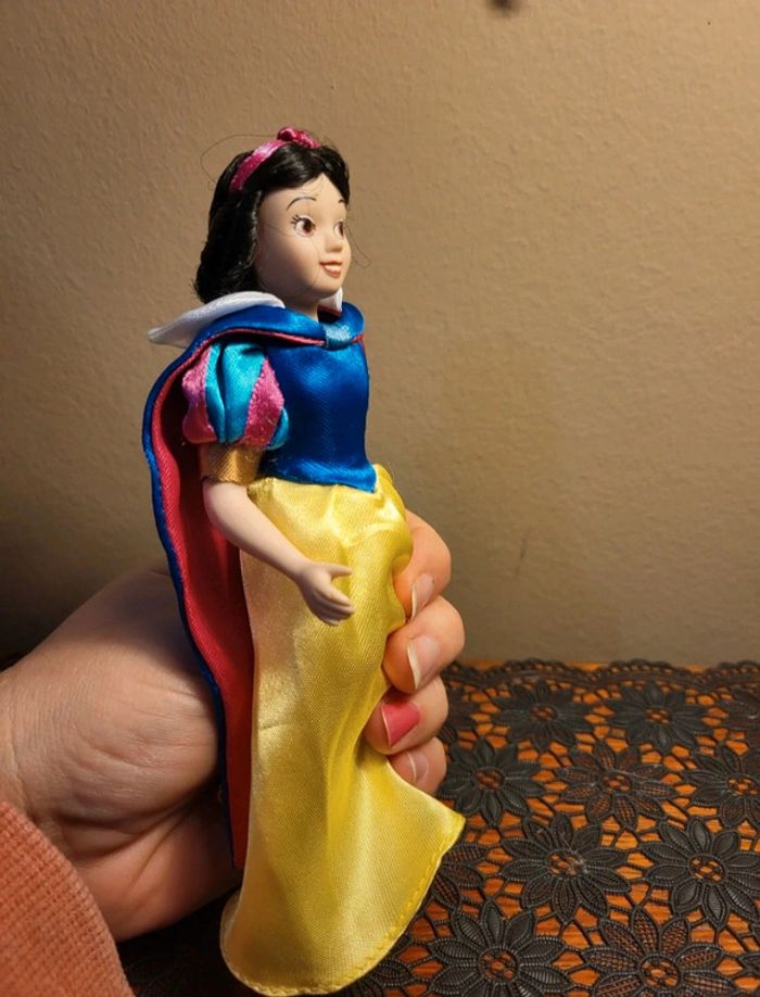 Poupée collection blanche neige - photo numéro 4