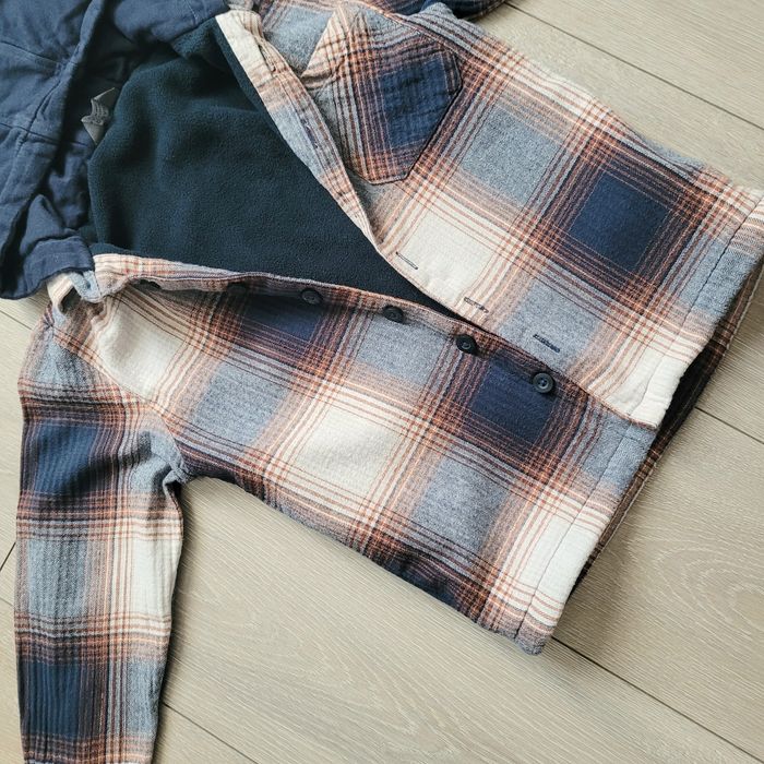 Très belle chemise doublée/veste. Garçon 9 ans. Marque Primark - photo numéro 2