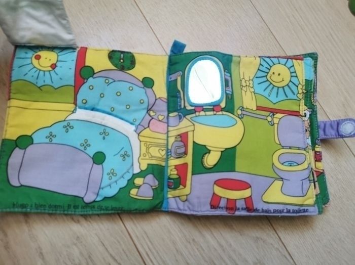 3 livres d'éveil en tissu + 1 livre pour le bain offert - photo numéro 6