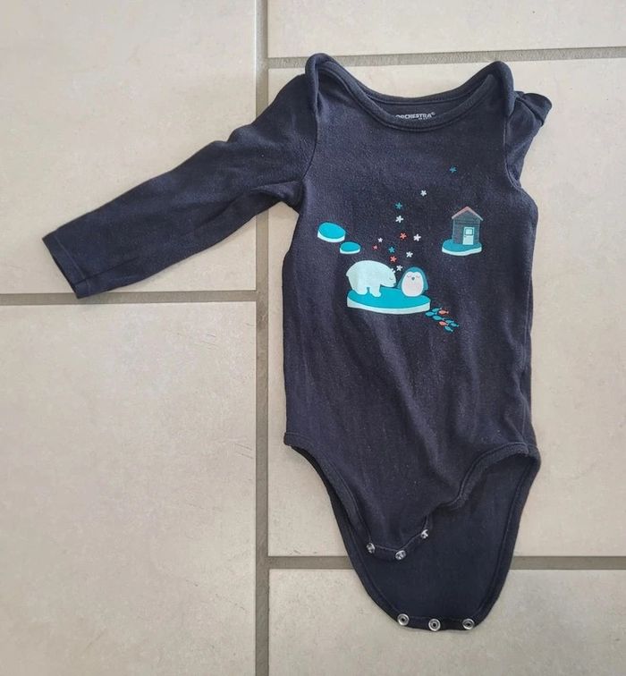 Lot bodys ML 12 mois - photo numéro 2