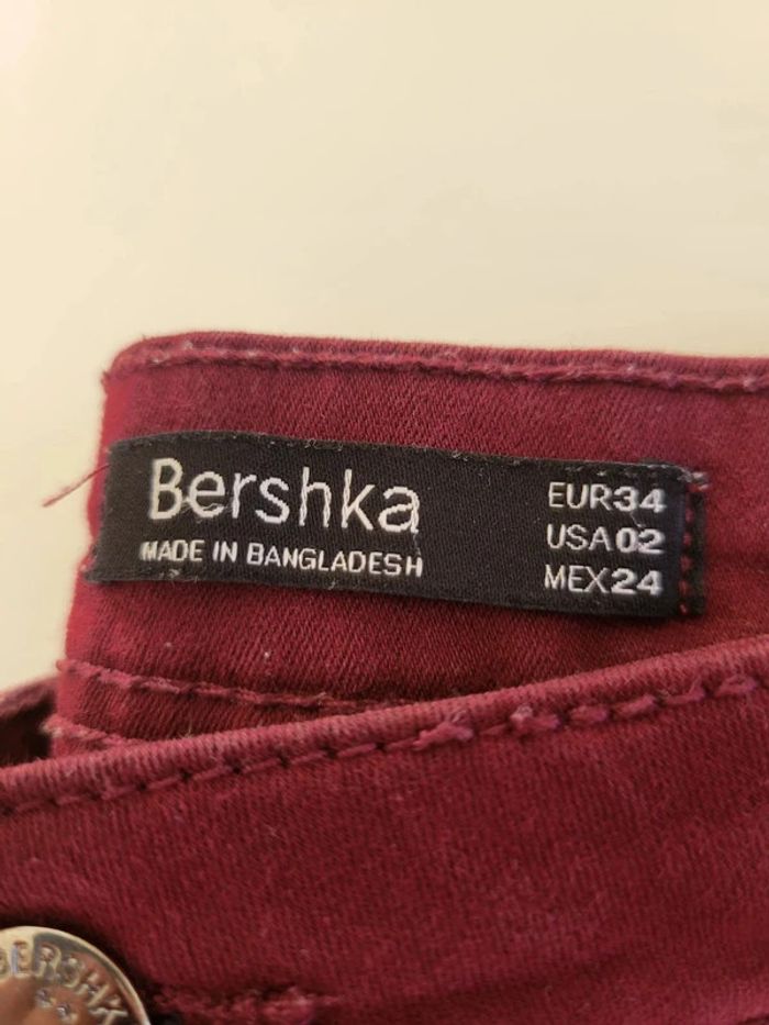 Jean Bershka -- Bordeaux -- Taille 34 - photo numéro 2