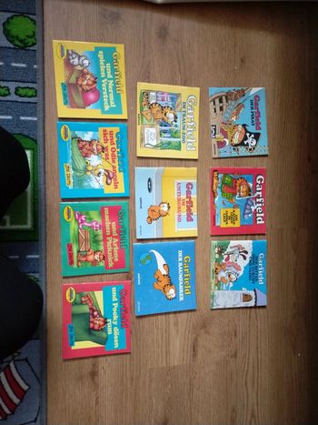 Lot de 10 petites histoires Garfield