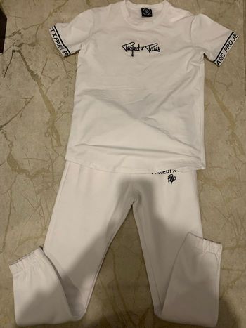 Ensemble tee shirt pantalon
