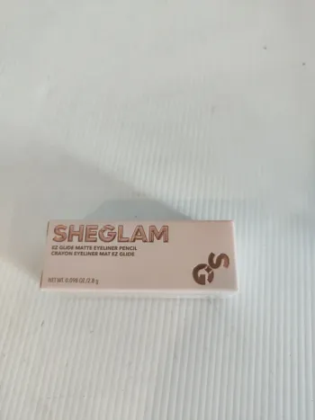 Sheglam crayon eyeliner mat ez glide 2,8g à utiliser 12 mois après ouverture