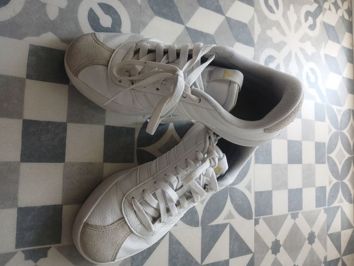 Basket  blanche basse adidas