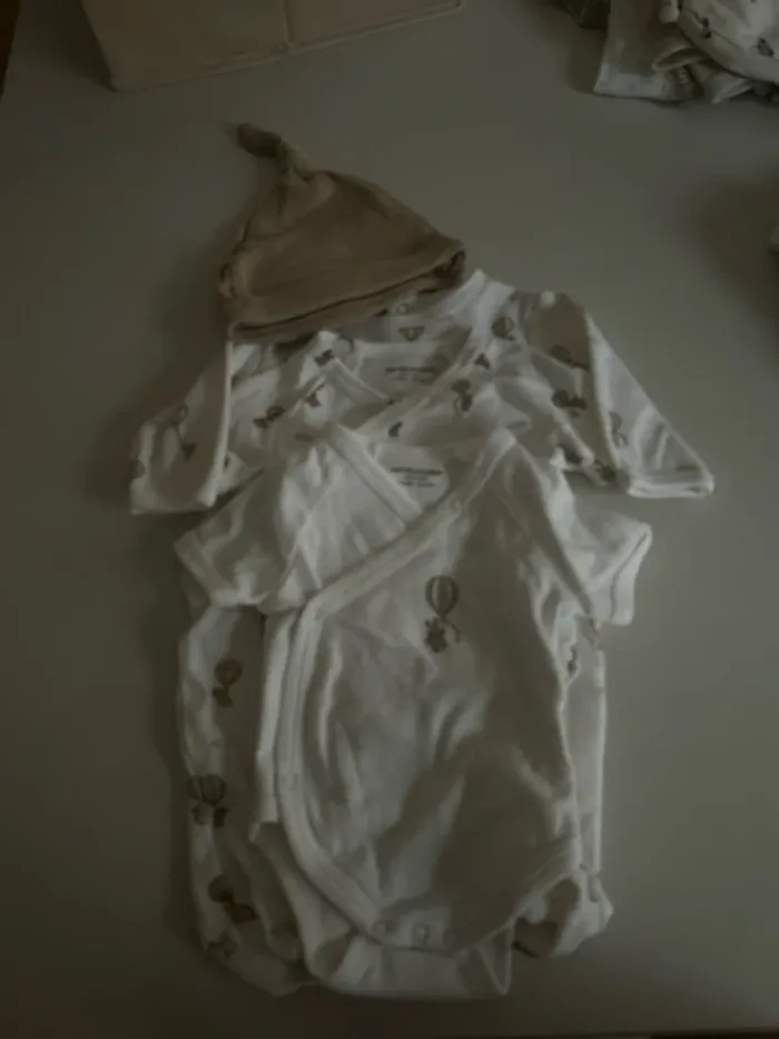 Lot pyjama body jamais porté