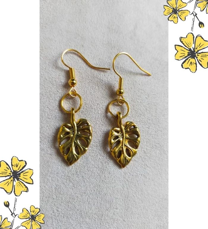 Boucles d’oreilles dorées – Feuille Monstera
