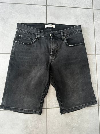 Short en jean noir – Celio – Taille 38 – Très bon état
