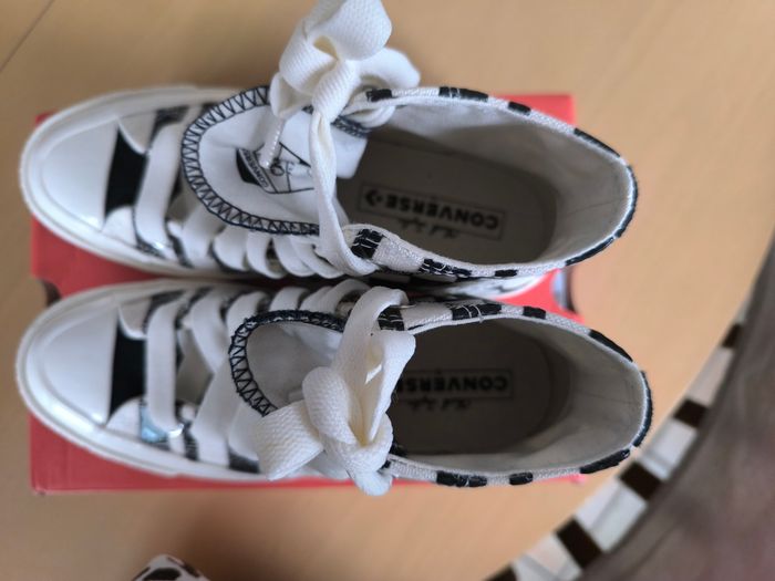 Baskets converse noir et blanche - photo numéro 4